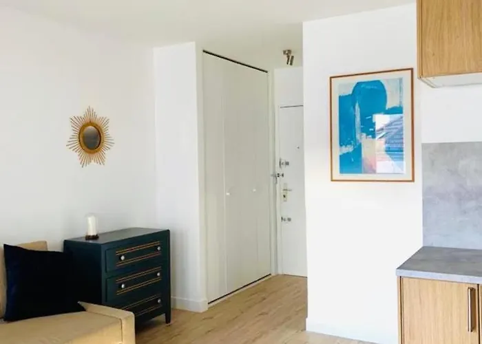 598 Bachelet - Cosy In Montmartre Апартаменты *